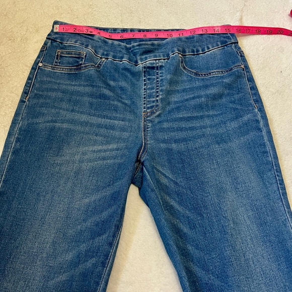 Chico's Jewel Cuffed Pull-On Ankle Jegging Cropped Jeans - 8R (31") - Picture 3 of 11